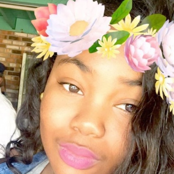 Meet your Posher, Taylor - Picture 1 of 1